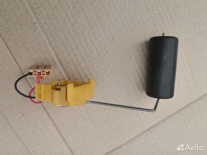 Датчик уровня топлива Mitsubishi Outlander 1