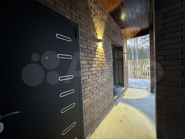 Коттедж 100 м² на участке 8 сот.