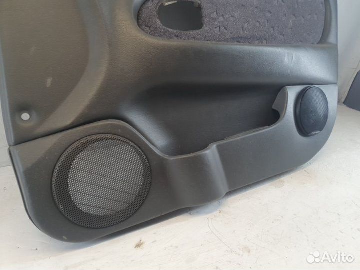 Дверная карта передняя правая Kia Spectra седан