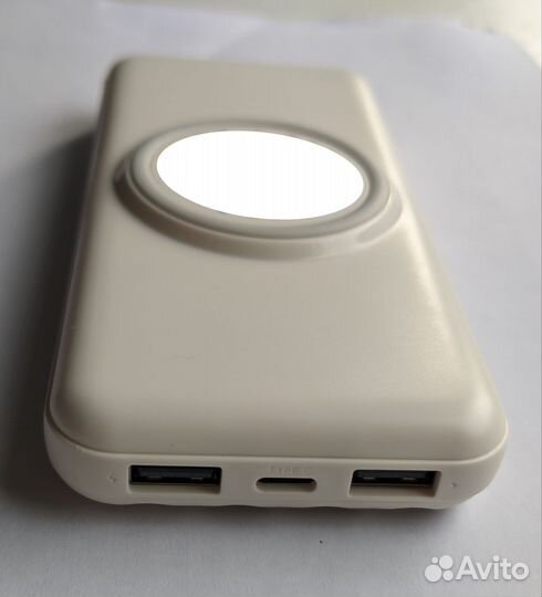 Повербанк с беспроводной зарядкой