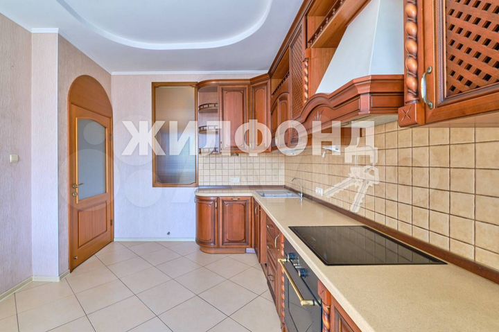 4-к. квартира, 133,7 м², 5/5 эт.