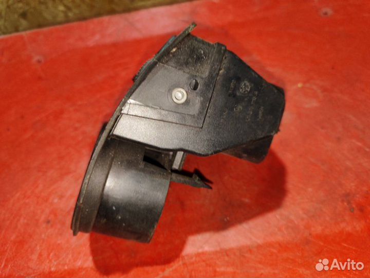 Дефлектор в торпедо левый Volkswagen Golf 4