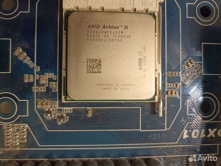 Материнская плата с процессором и памятью