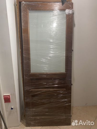 Дверь из массива дерева