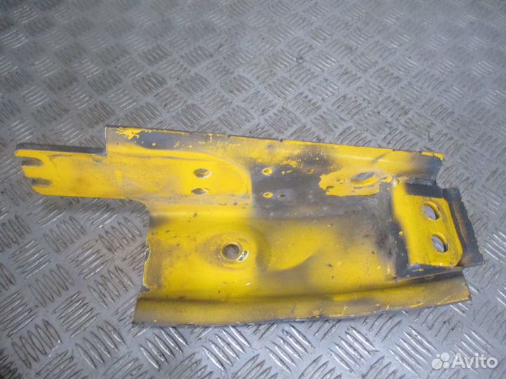 Кронштейн траверсы задний левый Scania 2098369