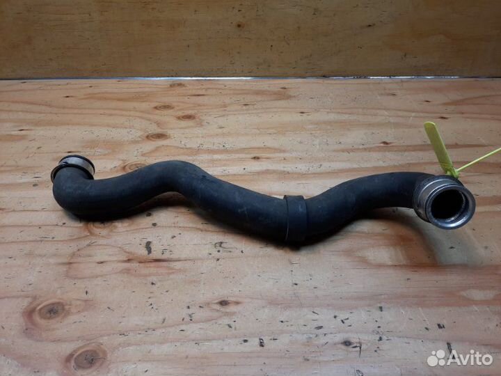 Патрубок mercedes-benz C200
