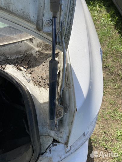 Петли крышки багажника mazda 3 bl