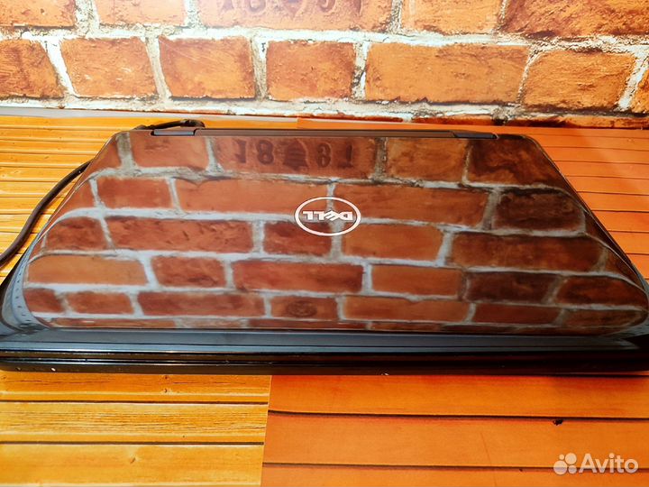 Dell 3520 - Core i3-3 Gen \ 4 Озу \ SSD