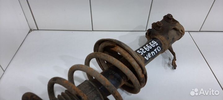 Амортизатор передний (Volkswagen Vento)