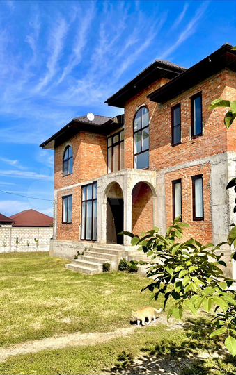 Дом 300 м² на участке 8 сот.