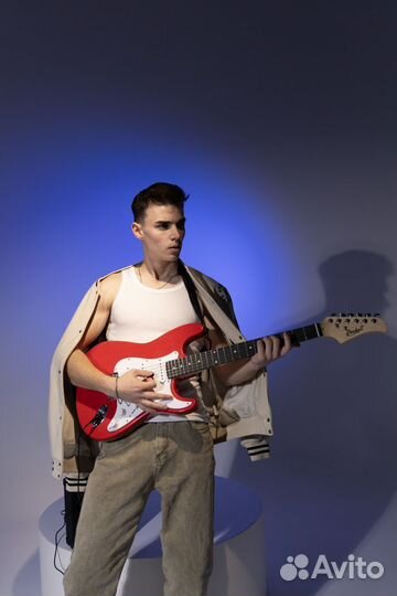 Электрогитара Rocket набор +комбик+аксессуары