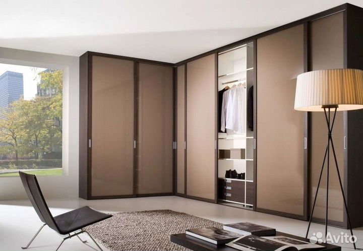 Книжный шкаф