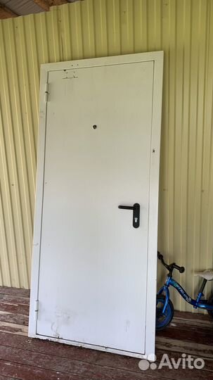 Дверь входная металлическая противопожарная