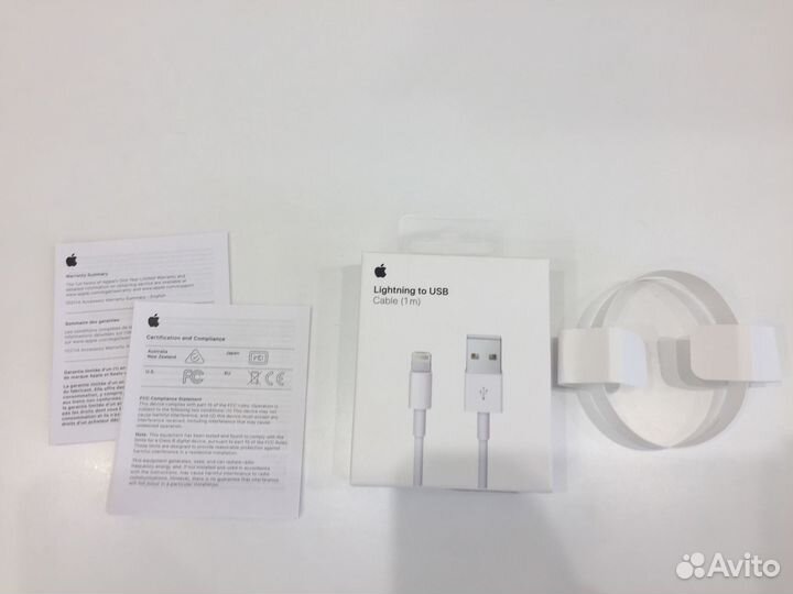 Коробка от USB кабеля Apple