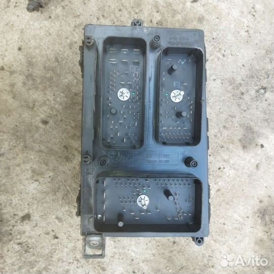 Блок предохранителей Opel Zafira B