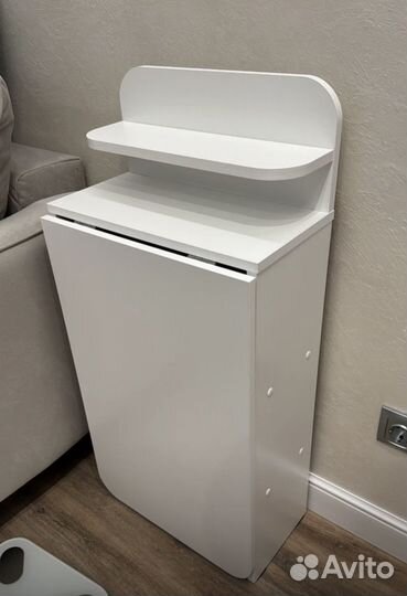 Маникюрный стол