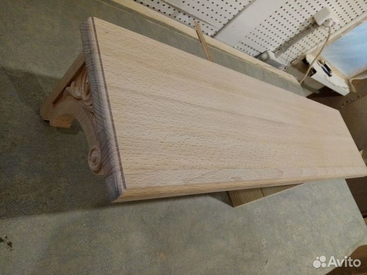 Резная полка из бука