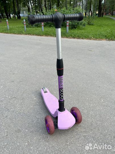 Самокат трехколесный