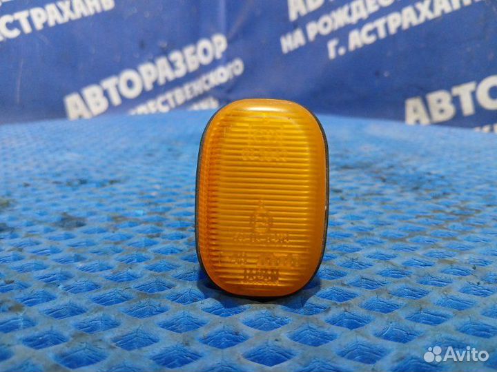 Поворотник в крыле Toyota Rav4 кроссовер 2000