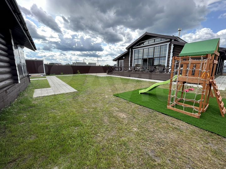 Дом 300 м² на участке 10 сот.