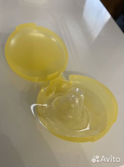 Накладки на грудь medela