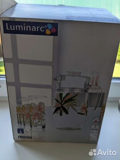 Графин со стаканами