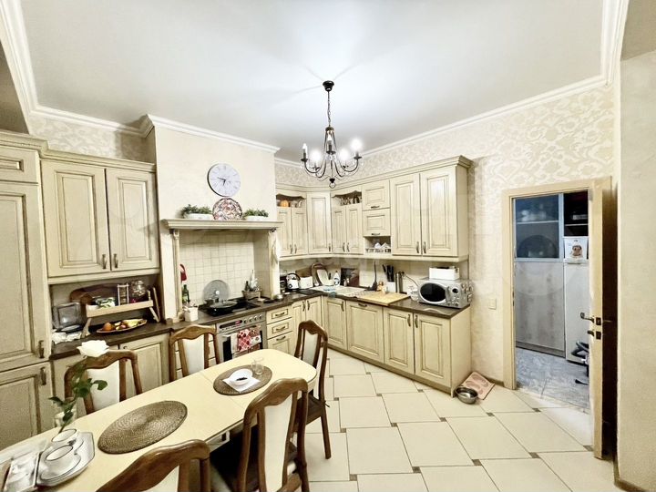 3-к. квартира, 127,8 м², 16/16 эт.