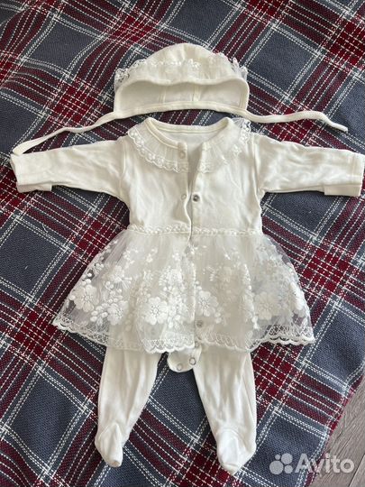 Выписной костюм новорожденного