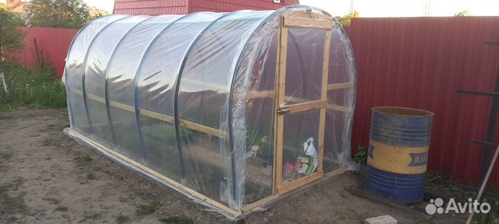 Продам теплицу 4х2 метра бу, каркас из пластиковой