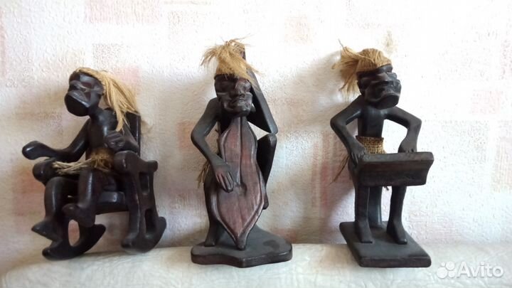 Коллекция фигур шаманов