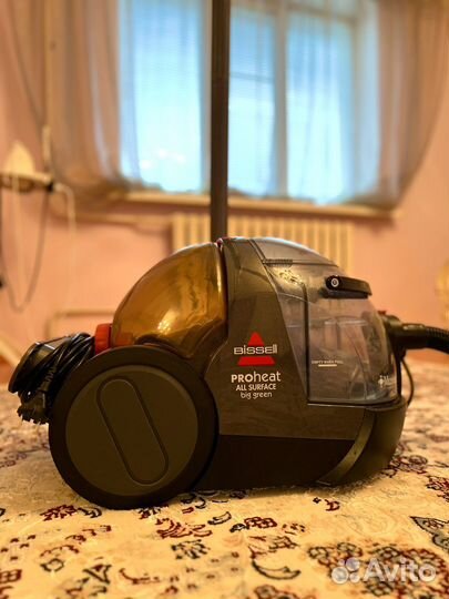 Моющий пылесос Bissell