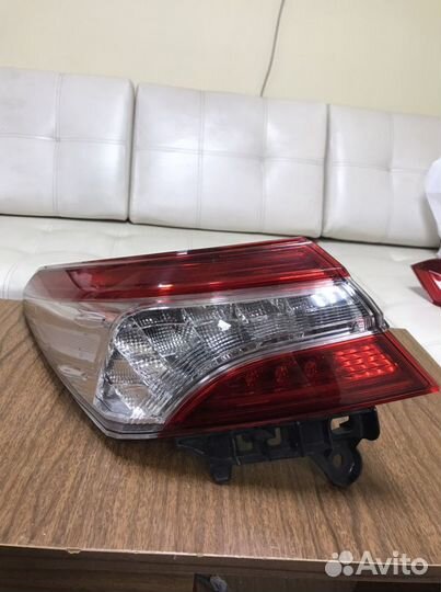 Фонарь левый Toyota Camry V70 LED
