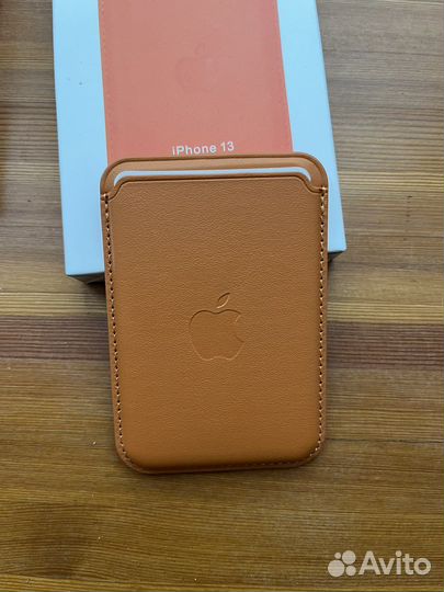 Кардхолдер apple magic wallet