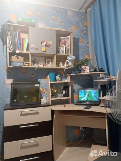 Школьный уголок