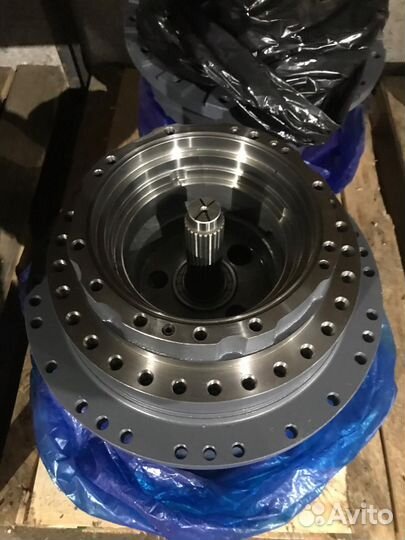 Бортовой редуктор хода без мотора case CX 210