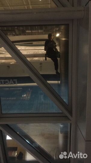 Промышленные альпинисты чистка снега с крыш