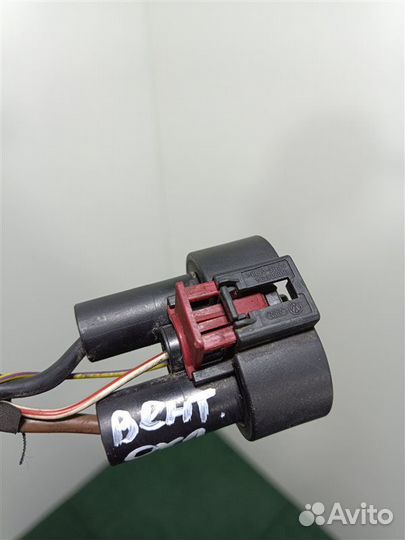 Разъем радиатора охлаждения Vw Passat B7 2011