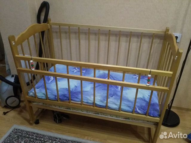 Детская кроватка с матрасом