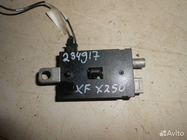 Усилитель антенны (Jaguar XF)