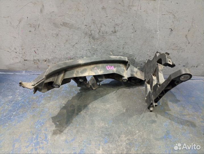 Крепление фары левое Audi A4 B8 Дорест