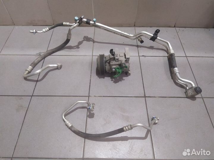 Компрессор. Трубки кондиционера. Киа Хендай