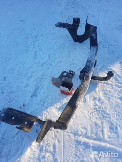 Фаркоп на toyota rav4 бу. Прицепной
