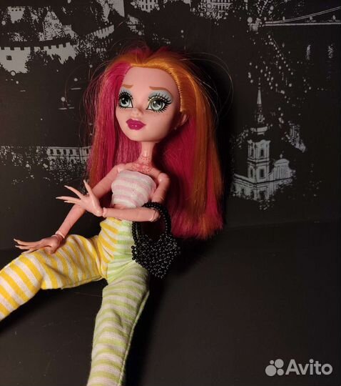 Сумка из бисера для кукол монстр хай