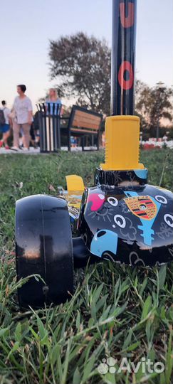 Самокат детский трёхколёсный с подсветкой новый