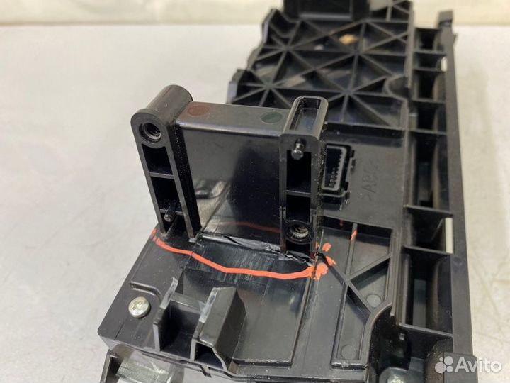 Панель управления климат-контролем Toyota Camry