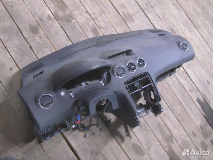 Торпедо для Peugeot 308 I 2007-2015 с подушкой