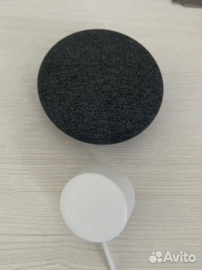 Google Home Mini - умная колонка - станция