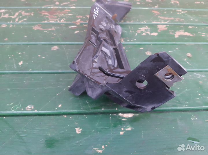 Кронштейн фары Infiniti G25 G35 G37 V36