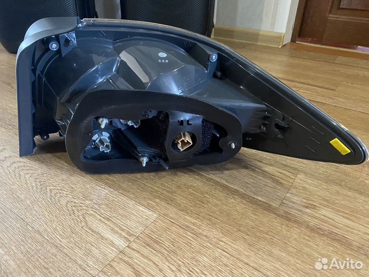 Задние фары Mazda CX-7