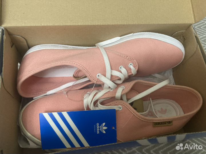 Кроссовки женские adidas